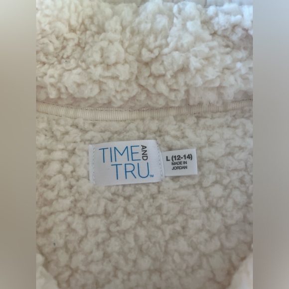 Time & Tru Fuzzy Pop Over - Picture 4 of 5